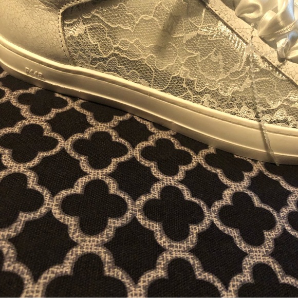 🛑Sold🛑Womens White Lace Sheer Bow Sz 37 /US 7 Italy - Picture 8 of 13